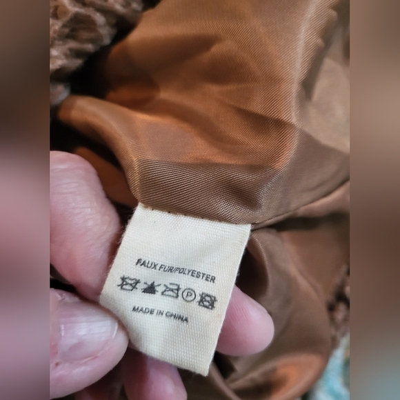 Katydid faux fur sherpa vest, size XL - Picture 5 of 5